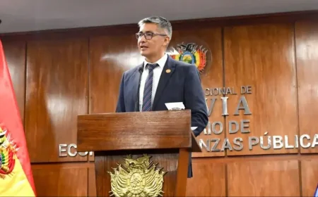 Bolivia Plans Five-Year Bond Sale as 62% Rally Lures Markets