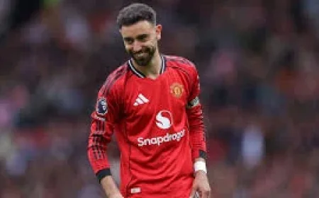 Bruno Fernandes Wins Fwa Footballer Of The Year After 20 Assists