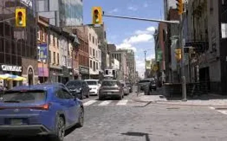 Canada Jobs Lost April as Youth Unemployment Hits 14.3%