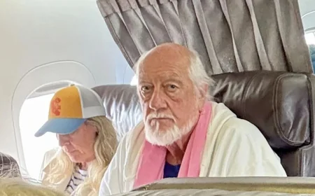 Mick Fleetwood Storms Resort as Kona Winds Scatter Furniture