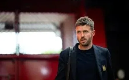 Chris Sutton Backs Sunderland To Take Point In Sunderland Vs Man United
