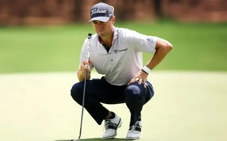Justin Thomas uses Cameron Young's putter to reach third at Truist