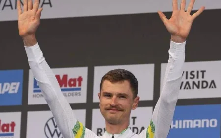 Jay Vine Hospitalised After Giro d'Italia Second-Stage Crash