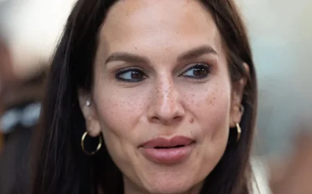 Amélie B Simard says her parents were hospitalized 14 hours apart