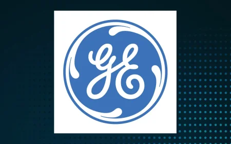 Securian Cuts GE Aerospace Stake 44.0%, Ge Stock Sits at $296.91