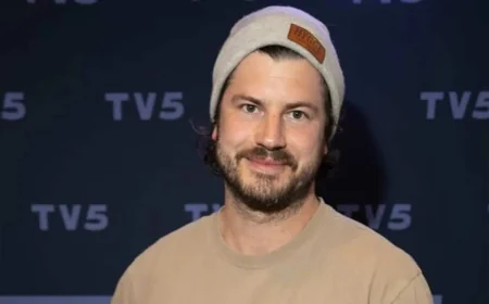 Karine Vanasse changes Guillaume Duranceau-Thibert's travel habits