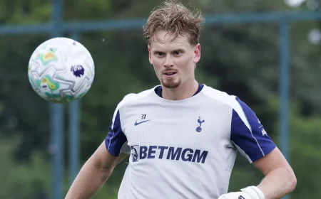 Antonin Kinsky Spurs Tottenham Past Aston Villa 2-1