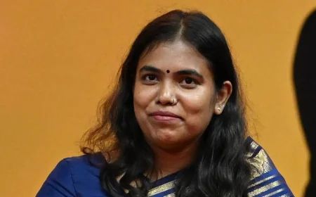 Jcd Prabhakar to oversee oath delay after Keerthana forgets certificate