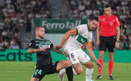 Betis and Elche meet in La Cartuja with survival and Europe at stake — Real Betis - Elche C. F.