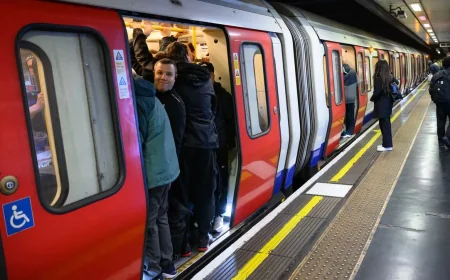 Metropolitan Line Faces Severe Delays After Finsbury Park Fire Alert