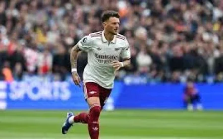 Gary Neville says Ben White will miss Arsenal's final 2 games