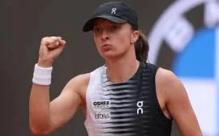 Iga Swiatek routs Jessica Pegula 6-1, 6-2 — Maria Sharapova