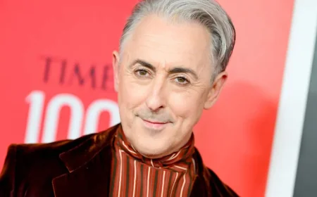 Alan Cumming Says Trump Administration Is Flailing in New Interview