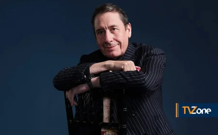 Jools Holland Reunites With Squeeze for First Time Since 1990
