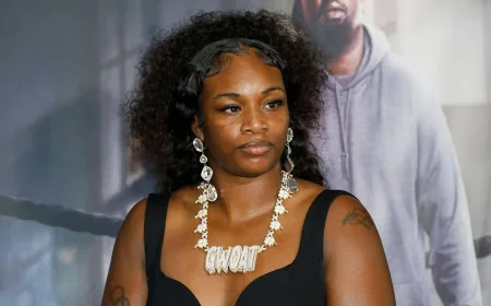 Claressa Shields Slaps Alycia Baumgardner at Rousey-Carano Event