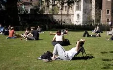 Heatwave Uk forecast brings 28C to England before bank holiday