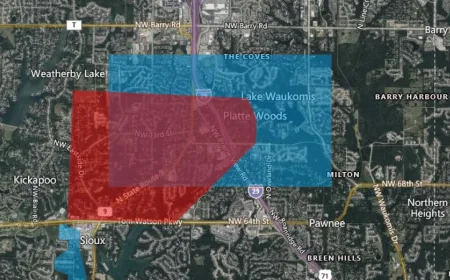 Lawrence Area Storms Bring 85-Mile-Per-Hour Winds — Live Tornado Tracker