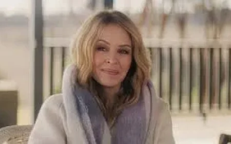 Kylie Minogue reveals second cancer diagnosis in 2021 — Michael Hutchence