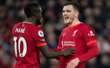 Klopp Stops Sadio Mane Andy Robertson Argument at Halftime