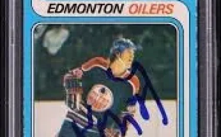 Wayne Gretzky Card Reaches $264,000 in May Auction