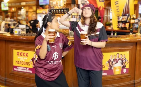 Greenwood Tavern backs Maroons, The Carine backs Blues at Accor Stadium