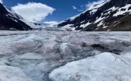RCMP says 38-year-old dies after Jasper crevasse fall