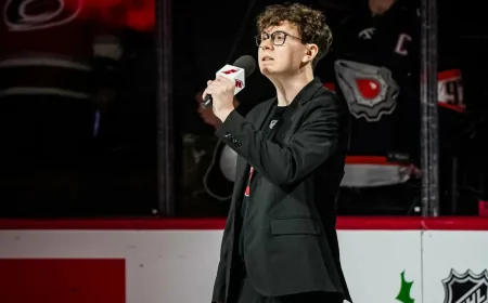 Mason Greer draws praise after bilingual anthem at Hurricanes De La Caroline