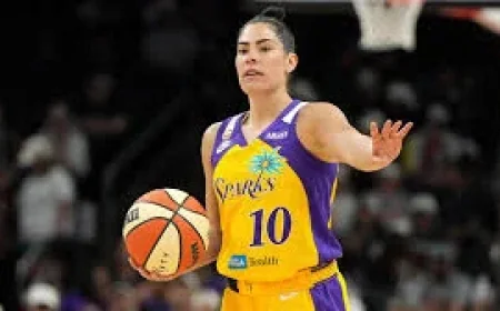 Dearica Hamby Posts 19.0 Points, 8.8 Rebounds for Sparks