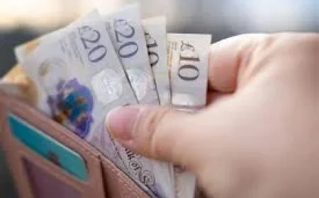 Darren Jones announces bonuses for 1% of senior civil servant pay