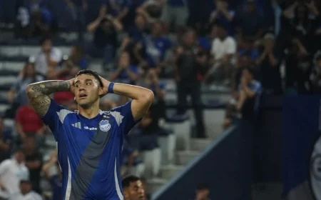 Emelec - Macará at George Capwell in Fecha 15