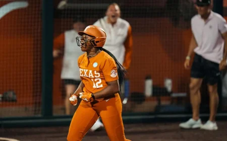 Victoria Hunter Powers Texas Longhorns Softball Past Arizona State 4-3