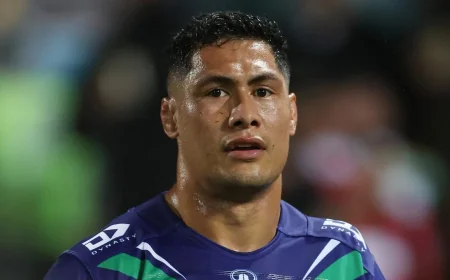 Roger Tuivasa-sheck limps off after 11 minutes as Warriors fear ACL