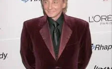 Barry Manilow says lung cancer treatment was successful after December surgery