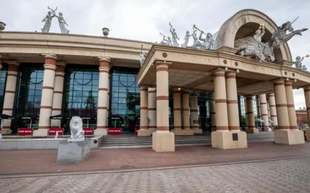 Simon Layton sets Trafford Centre four-day beauty event