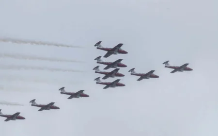 Gilles Savoie voit les Snowbirds à Charlo pour une 8e et ultime fois — Qui A Porter Le Flambeau Ce Soir