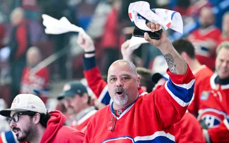 Lagacé leads Mtl Vs Car crowd for five seconds after mic cut