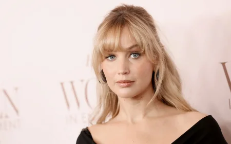 Jennifer Lawrence Puts a $20 Striped Shirt in Focus