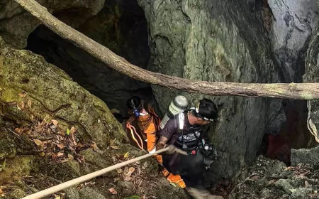 Five found alive in Laos Grotte search, two still missing