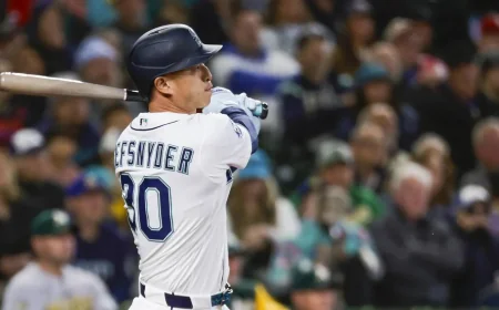 Rob Refsnyder Hits .101 as Mariners Slump Deepens