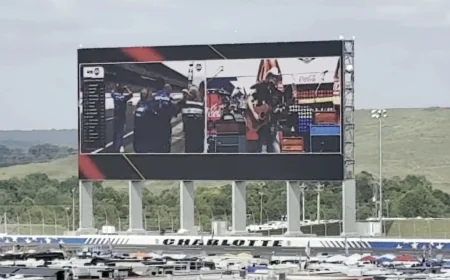 Brad Paisley Honors Kyle Busch With Acoustic Tribute at Coca-Cola 600