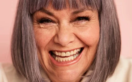 Jennifer Saunders rejoins Dawn French for Palladium panto after 17 years