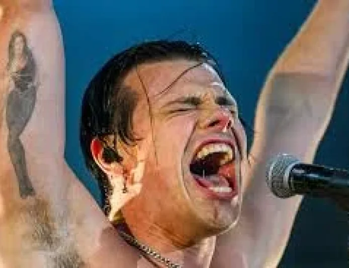 Yungblud Draws 8,000-Plus in 43-Degree Sterling Heights