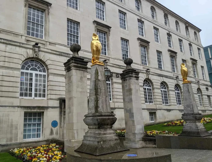 Leeds City Council urges 36 councillors vote before Friday count