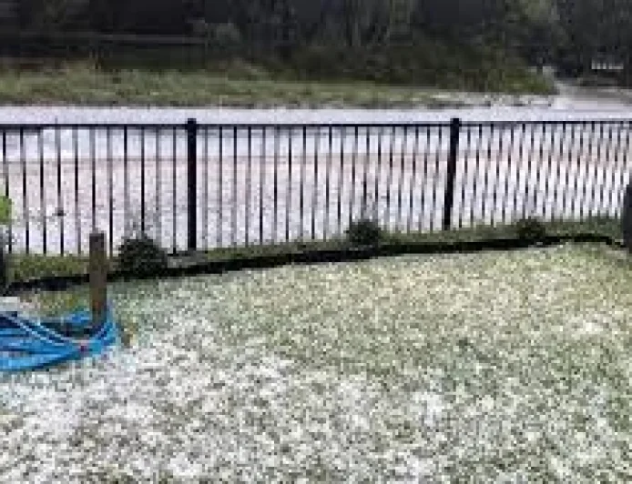 Angus Hines Says Victoria Weather Brought Snow to 400m