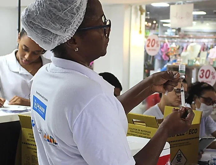 Prefeitura abre Salvador Norte Shopping para vacinação contra gripe até 22 de maio