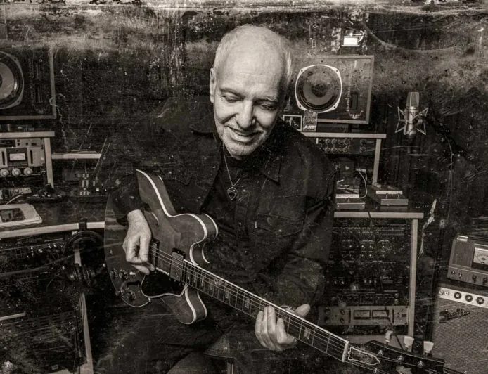 Peter Frampton releases Carry The Light after 16 years, Frampton returns