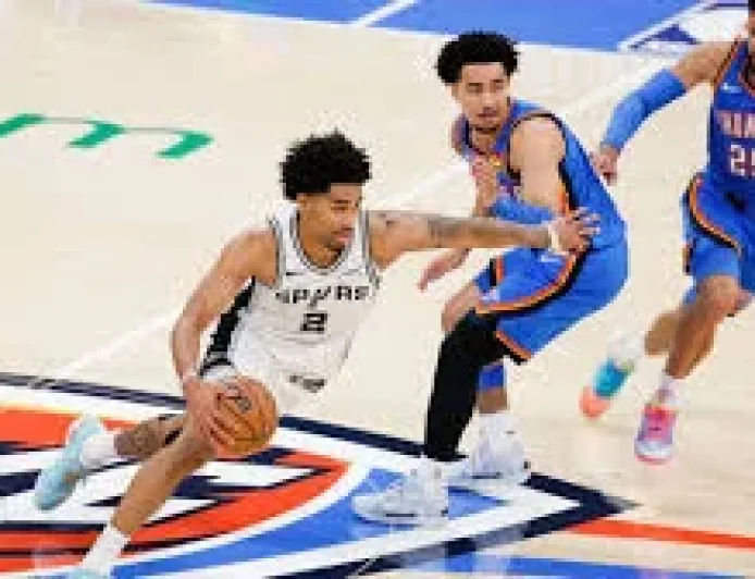 De'Aaron Fox Returns Early as Okc Coach Watches Game 3 Ankle Hit