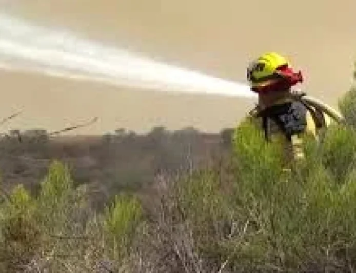 Crews battle Jasper Fire after 5-acre Calabasas blaze