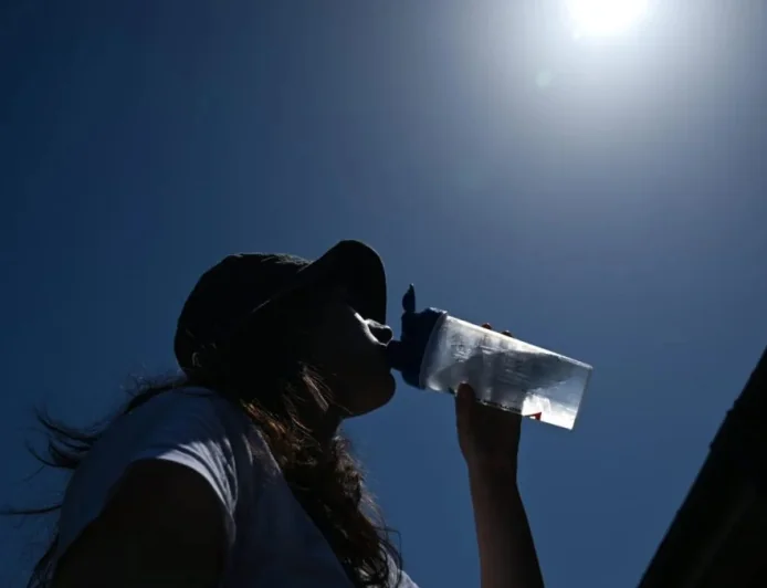 Kathryn Chalk says Uk Weather Forecast Cooler Temperatures follow 35.1C heat