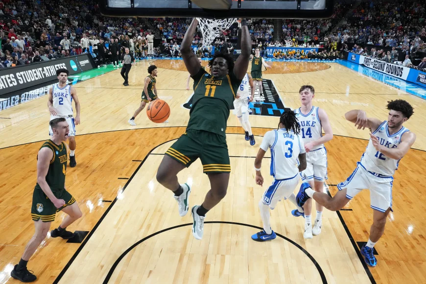 Carmelo Anthony Helps Syracuse Land Francis Folefac, Third Siena Transfer